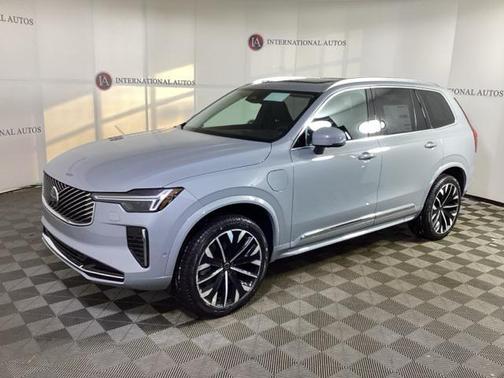 2025 Volvo XC90 Plug-In Hybrid T8 Plus 7-Seater