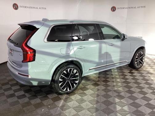 2025 Volvo XC90 Plug-In Hybrid T8 Plus 7-Seater
