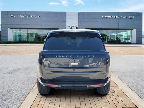 2025 Land Rover Range Rover P400 SE 7 Seat