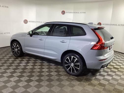 2025 Volvo XC60 B5 Plus