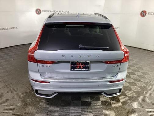2025 Volvo XC60 B5 Plus