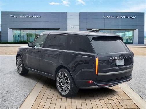 2026 Land Rover Range Rover P530 SE 7 Seat