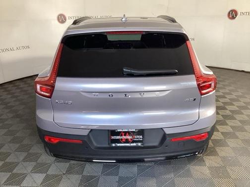 2026 Volvo XC40 B5 Plus