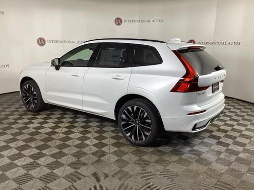 2026 Volvo XC60 B5 Ultra