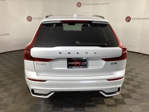 2026 Volvo XC60 B5 Ultra