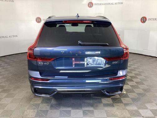 2026 Volvo XC60 B5 Plus