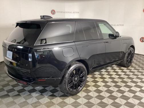 2025 Land Rover Range Rover P530 SE