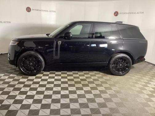 2025 Land Rover Range Rover P530 SE