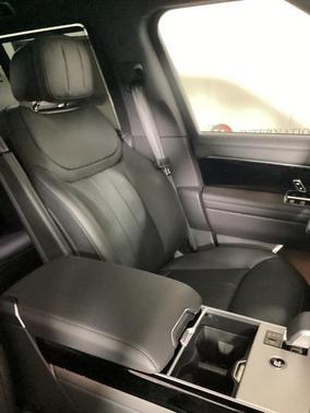 2025 Land Rover Range Rover P530 SE