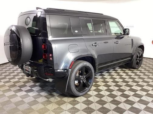 2024 Land Rover Defender 110 P400 X-Dynamic SE