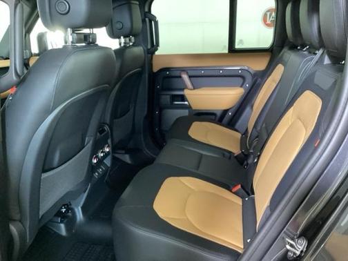 2024 Land Rover Defender 110 P400 X-Dynamic SE