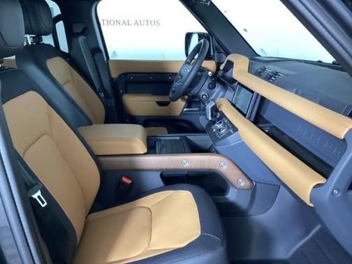 2024 Land Rover Defender 110 P400 X-Dynamic SE