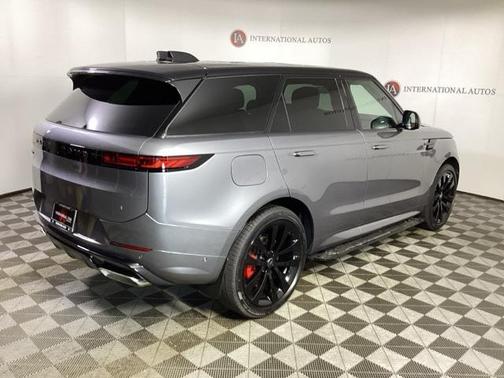 2025 Land Rover Range Rover Sport SE