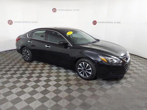 Super Black Clearcoat 2017 Nissan Altima 2.5 SR
