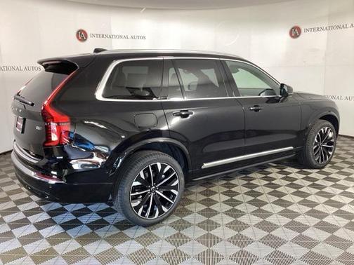 2025 Volvo XC90 B6 Plus 7-Seater
