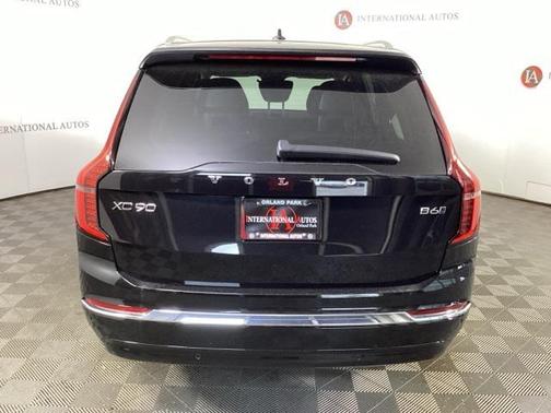 2026 Volvo XC90 B6 Core