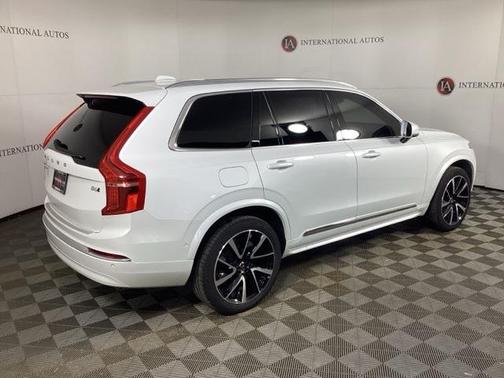 2024 Volvo XC90 B6 Ultimate Bright Theme 7-Seater