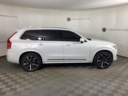 2024 Volvo XC90 B6 Ultimate Bright Theme 7-Seater