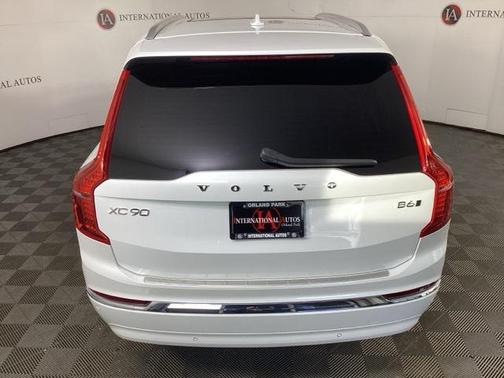 2024 Volvo XC90 B6 Ultimate Bright Theme 7-Seater