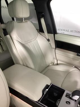 2025 Land Rover Range Rover P400 SE