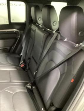 2024 Land Rover Defender 110 P400 X-Dynamic SE