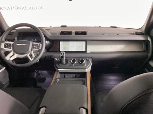 2024 Land Rover Defender 110 P400 X-Dynamic SE