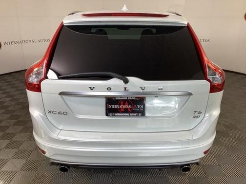 2017 Volvo XC60 T6 R-Design
