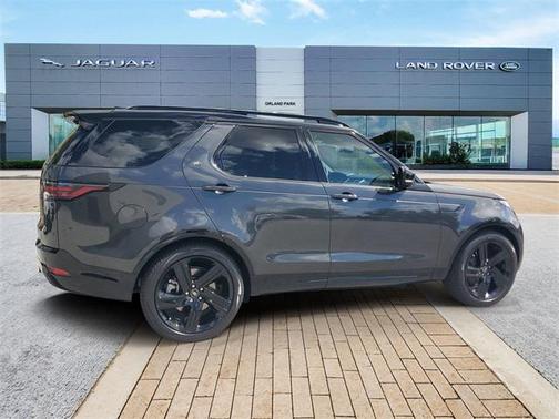 2025 Land Rover Discovery P360 Dynamic SE