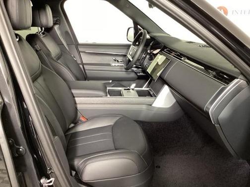 2025 Land Rover Range Rover P530 SE 7 Seat