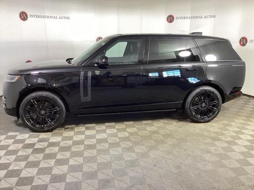2025 Land Rover Range Rover P530 SE 7 Seat
