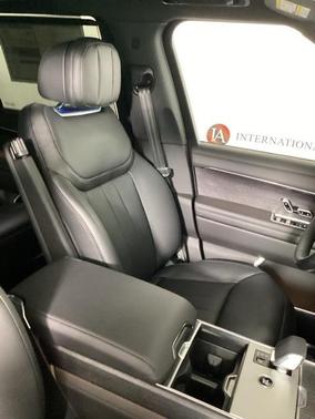 2025 Land Rover Range Rover P530 SE 7 Seat