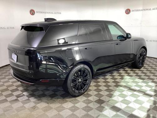 2025 Land Rover Range Rover P530 SE 7 Seat