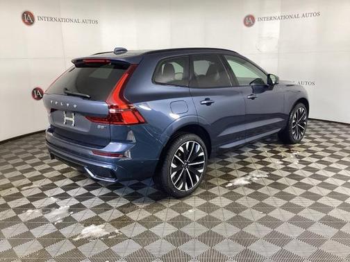 2026 Volvo XC60 B5 Ultra