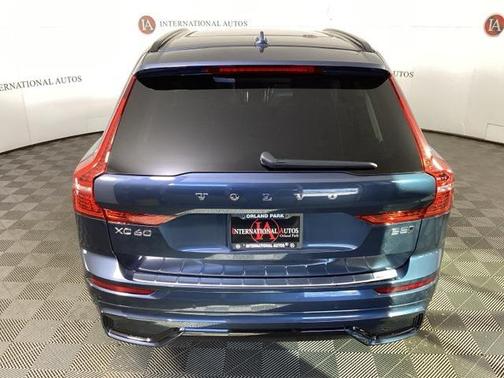 2025 Volvo XC60 B5 Plus