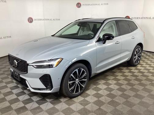 2025 Volvo XC60 Plus