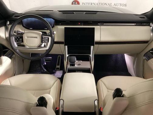 2025 Land Rover Range Rover P530 SE