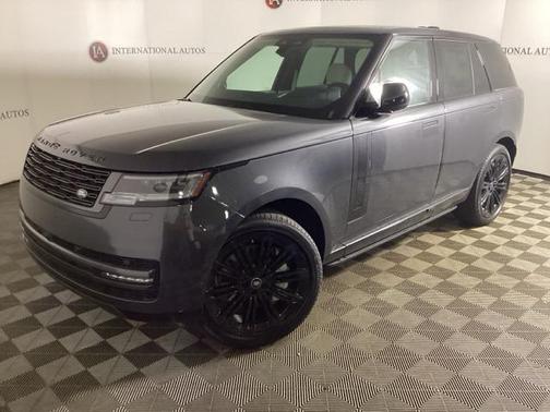 2025 Land Rover Range Rover P530 SE
