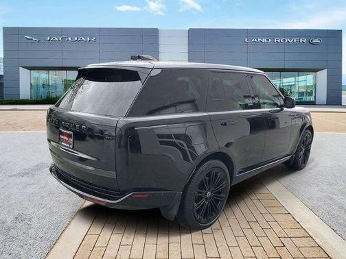 Santorini Black Metallic 2024 Land Rover Range Rover P400 SE