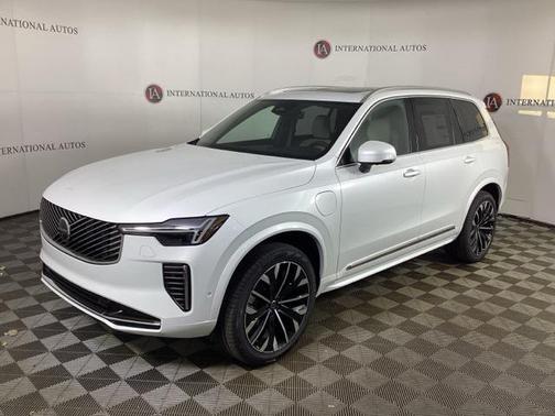 2026 Volvo XC90 Plug-In Hybrid T8 Plus 7-Seater