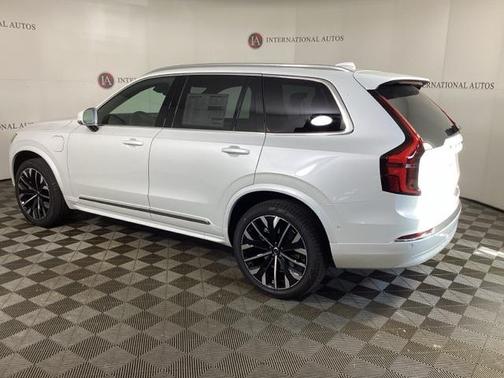 2026 Volvo XC90 Plug-In Hybrid T8 Plus 7-Seater