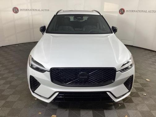 2026 Volvo XC60 Plug-In Hybrid T8 Ultra Black Edition