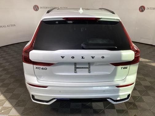 2026 Volvo XC60 Plug-In Hybrid T8 Ultra Black Edition