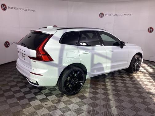 2026 Volvo XC60 Plug-In Hybrid T8 Ultra Black Edition