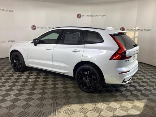 2026 Volvo XC60 Plug-In Hybrid T8 Ultra Black Edition