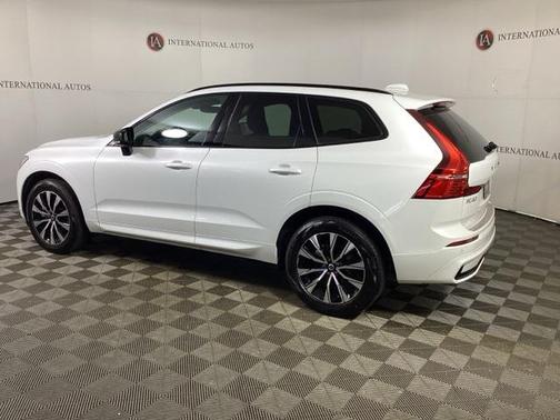 2025 Volvo XC60 B5 Core