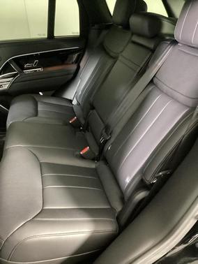 2025 Land Rover Range Rover P530 SE