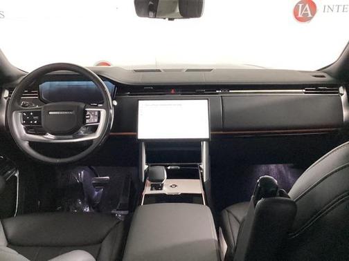 2025 Land Rover Range Rover P530 SE
