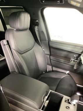 2025 Land Rover Range Rover P550e SE