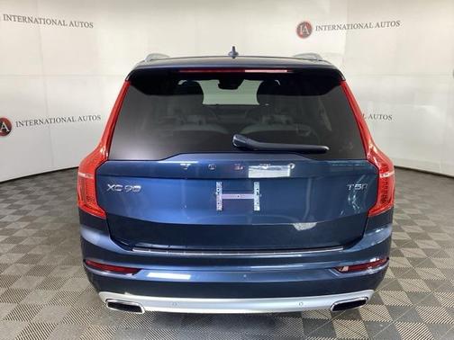2020 Volvo XC90 T5 Momentum