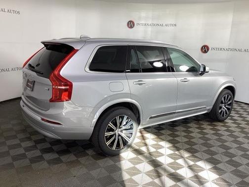 2025 Volvo XC90 Core